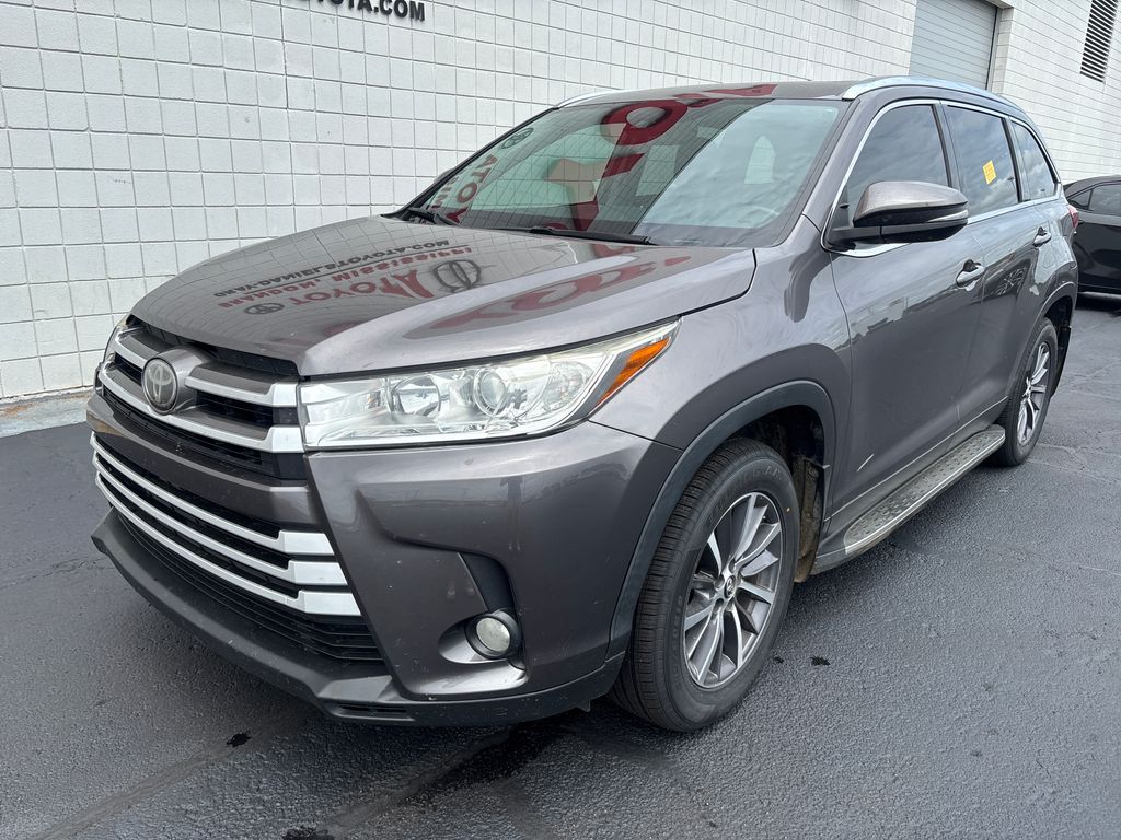 2019 Toyota Highlander XLE 4x2 V6's photo