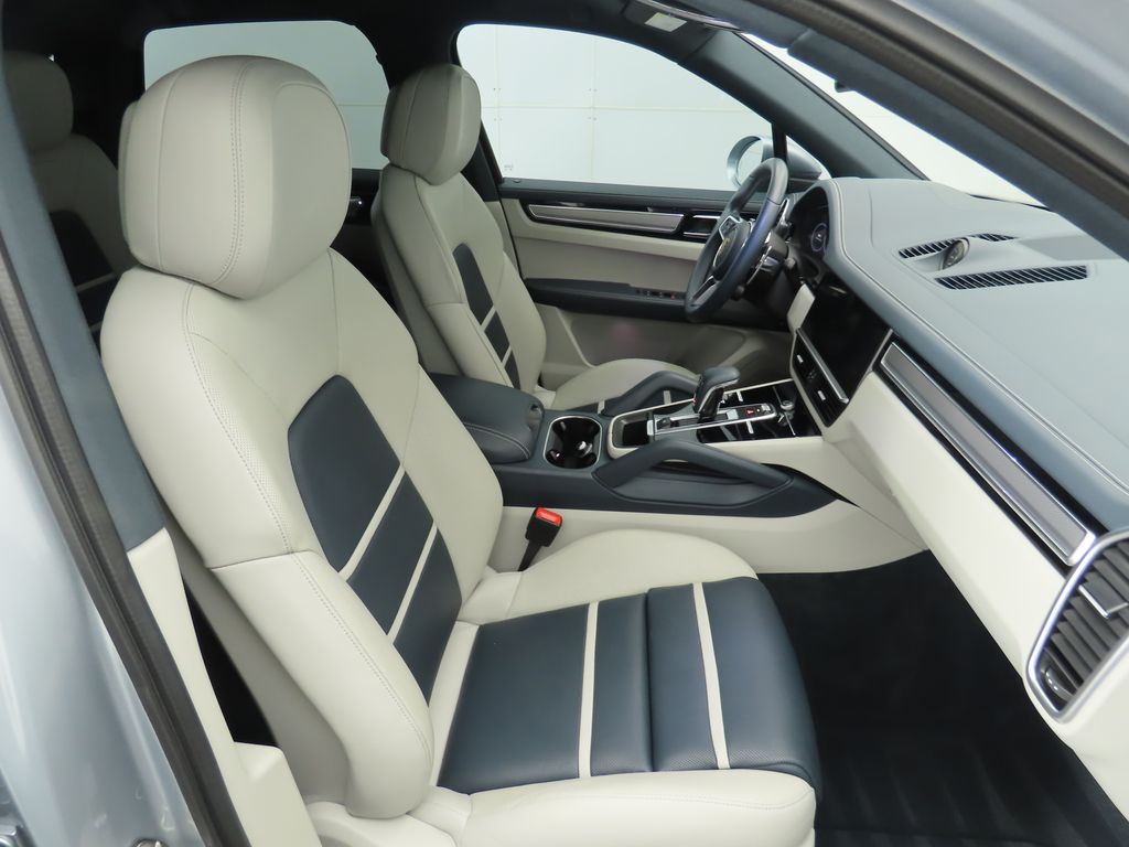 Thumbnail: 2020 Porsche Cayenne - 23