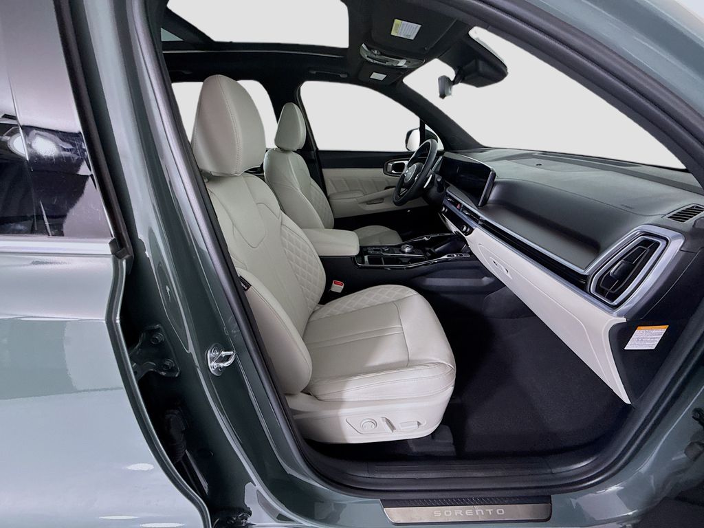 Thumbnail: 2025 Kia Sorento - 21