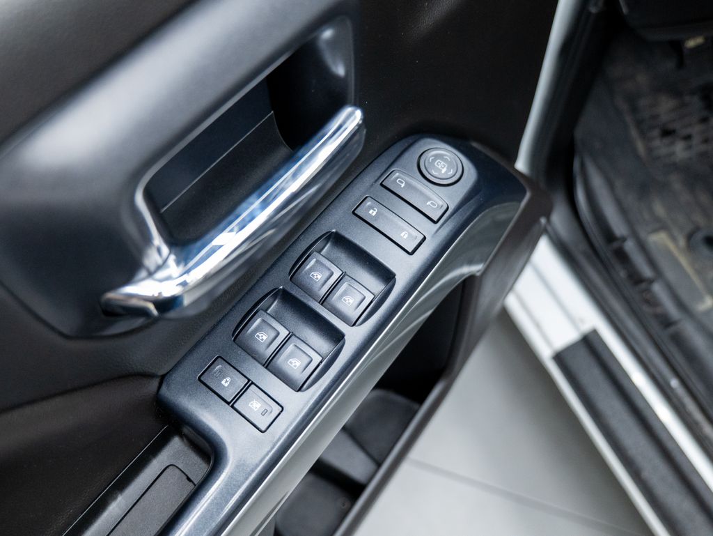 2019 White Chevrolet Silverado 2500HD LT 4X4 Truck