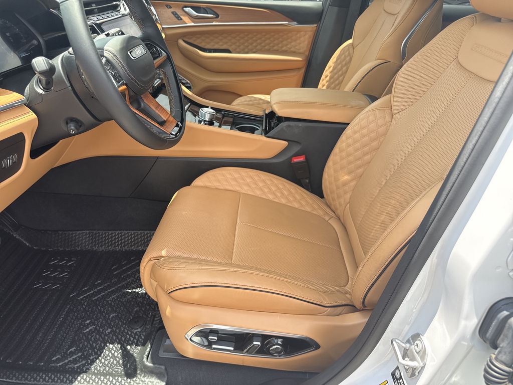 2025 Jeep Grand Cherokee Summit Reserve White at Victoria Chrysler Dodge Jeep Ram