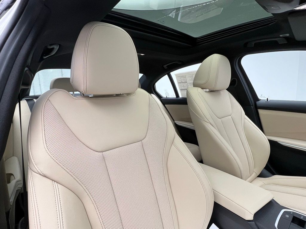 Thumbnail: 2026 BMW 3 Series - 7