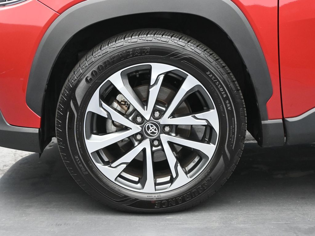 2023 Toyota Corolla Cross XLE