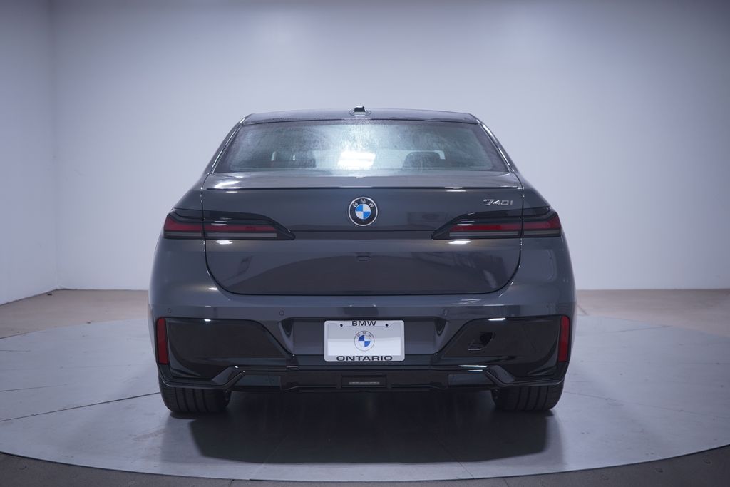 2025 BMW 7 Series 740i 5