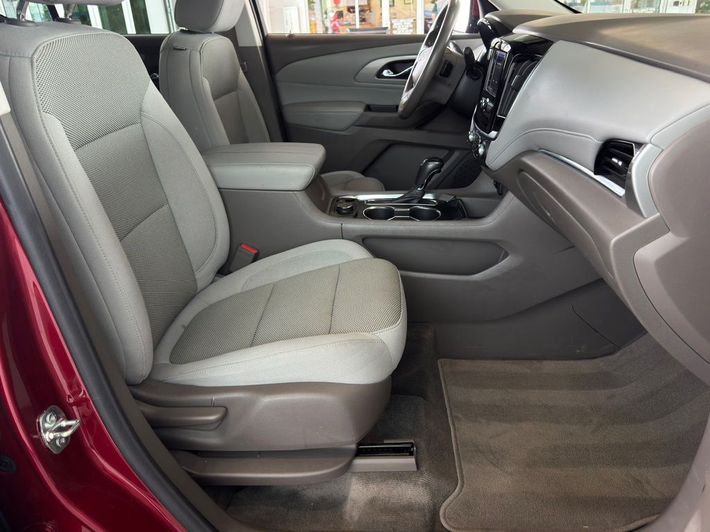 2020 Chevrolet Traverse LT Red at Community Kia