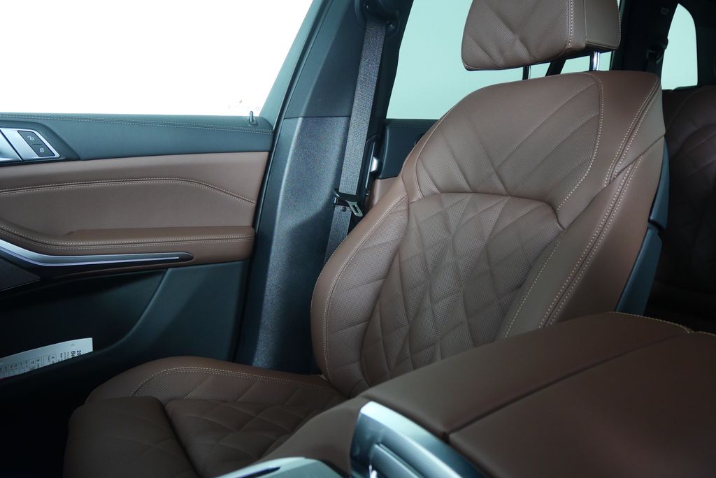 Thumbnail: 2026 BMW X5 - 21