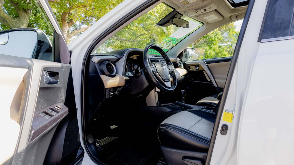 Used 2018 Toyota RAV4 XLE 4D Sport Utility