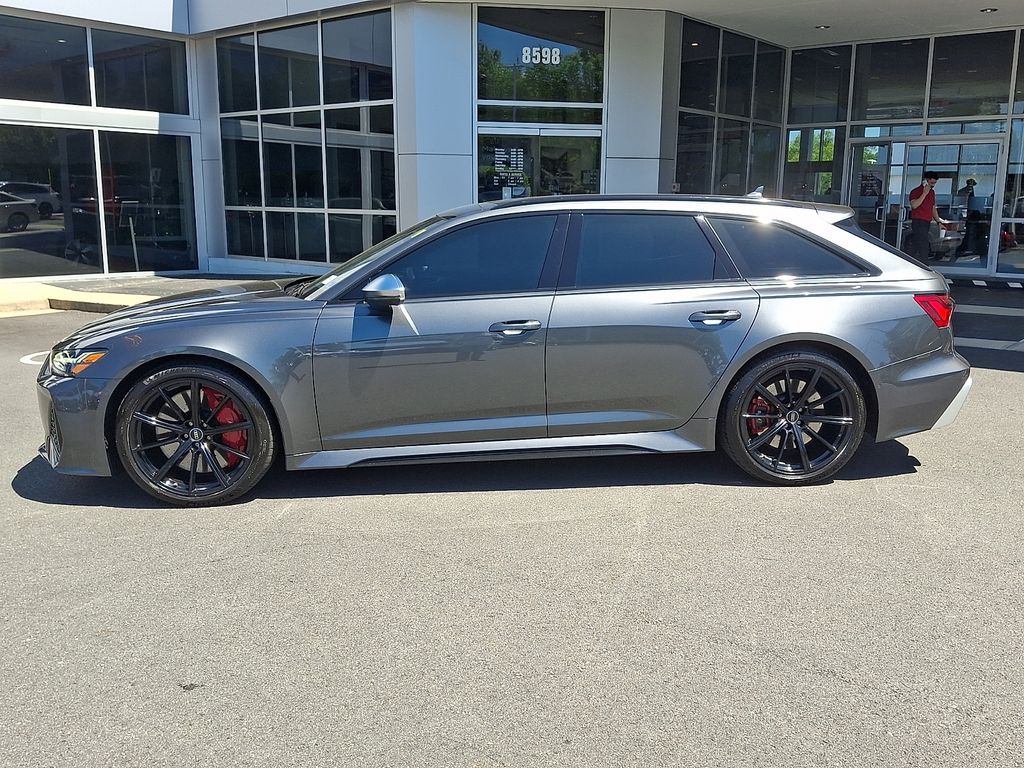 Thumbnail: 2021 Audi RS 6 - 7