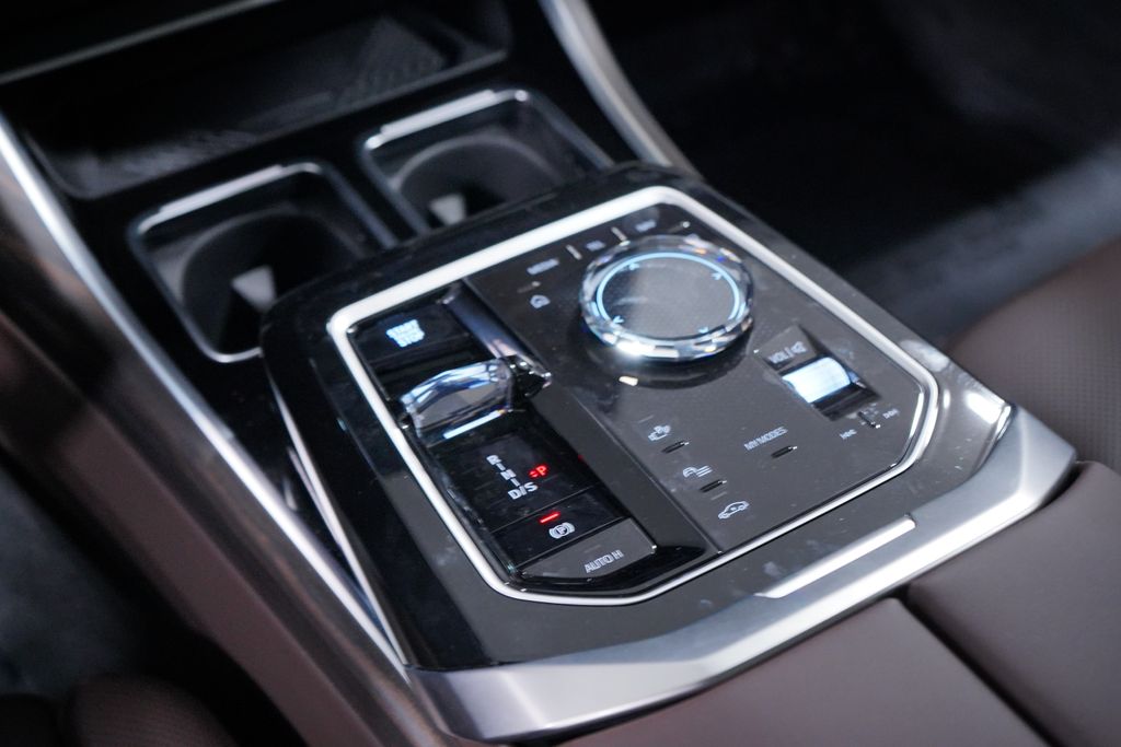 Thumbnail: 2026 BMW 7 Series - 11