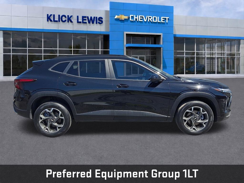 2025 Chevrolet Trax LT Black at Subaru and VW of Moon Township