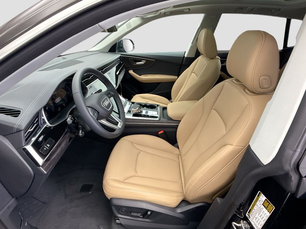 Thumbnail: 2026 Audi Q8 - 18