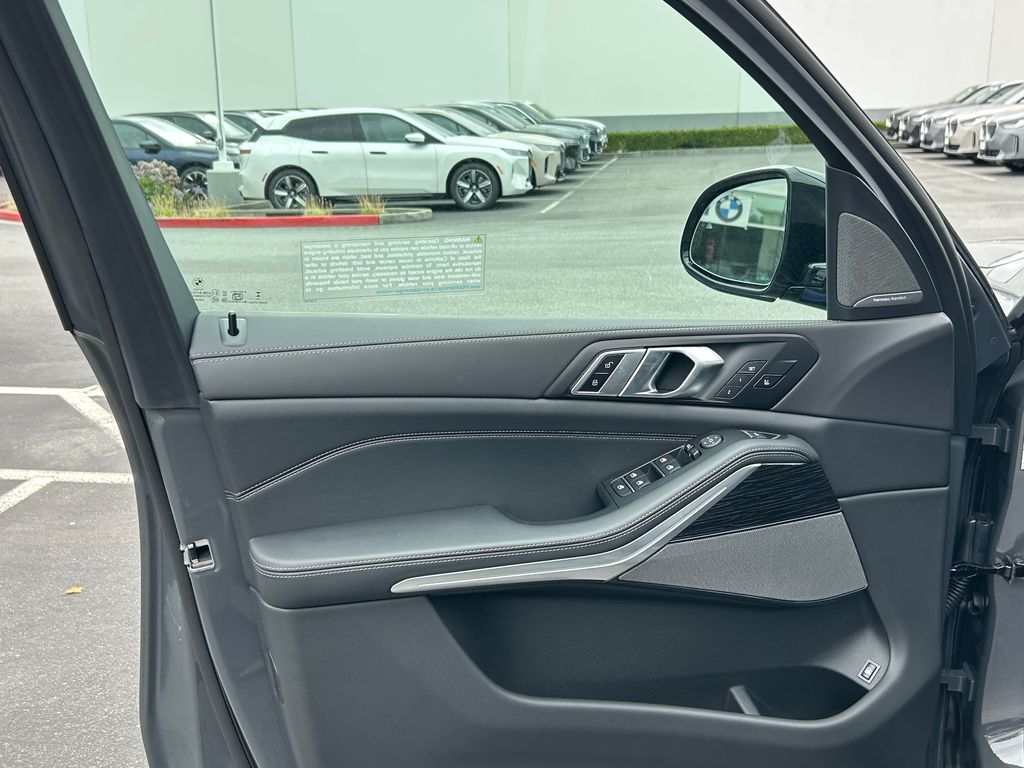 Thumbnail: 2026 BMW X5 - 11