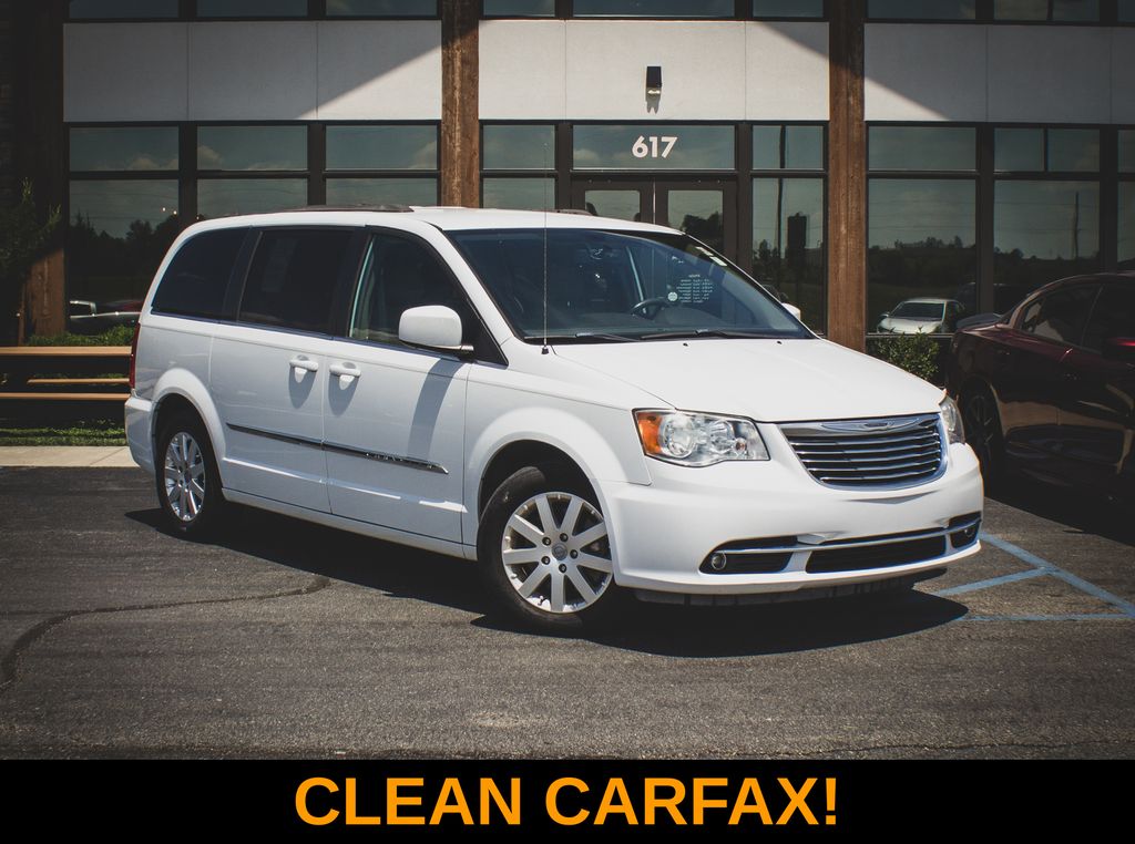 Bright White Clearcoat 2016 Chrysler Town & Country Minivan Front-Wheel Drive 6-Speed Automatic