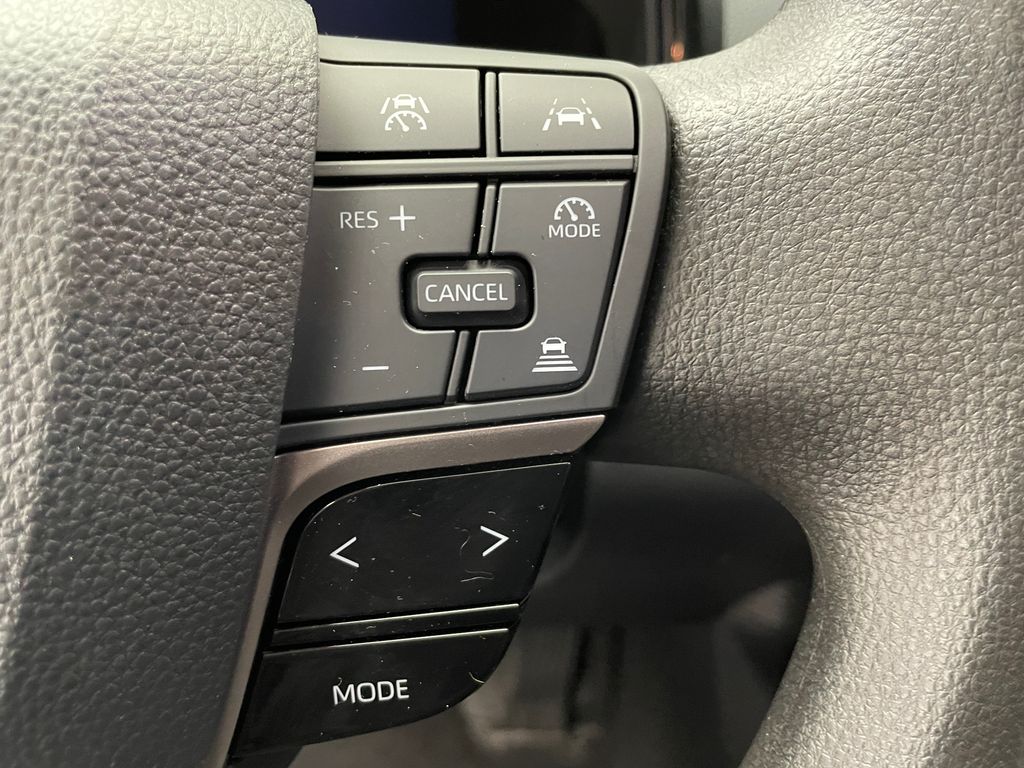 2025 Toyota Camry LE 22