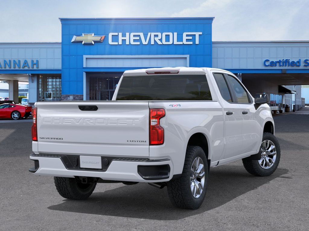 2026 Chevrolet Silverado 1500 Custom photo 4