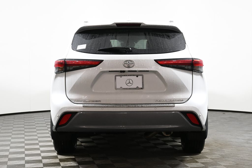2022 Toyota Highlander Platinum 9