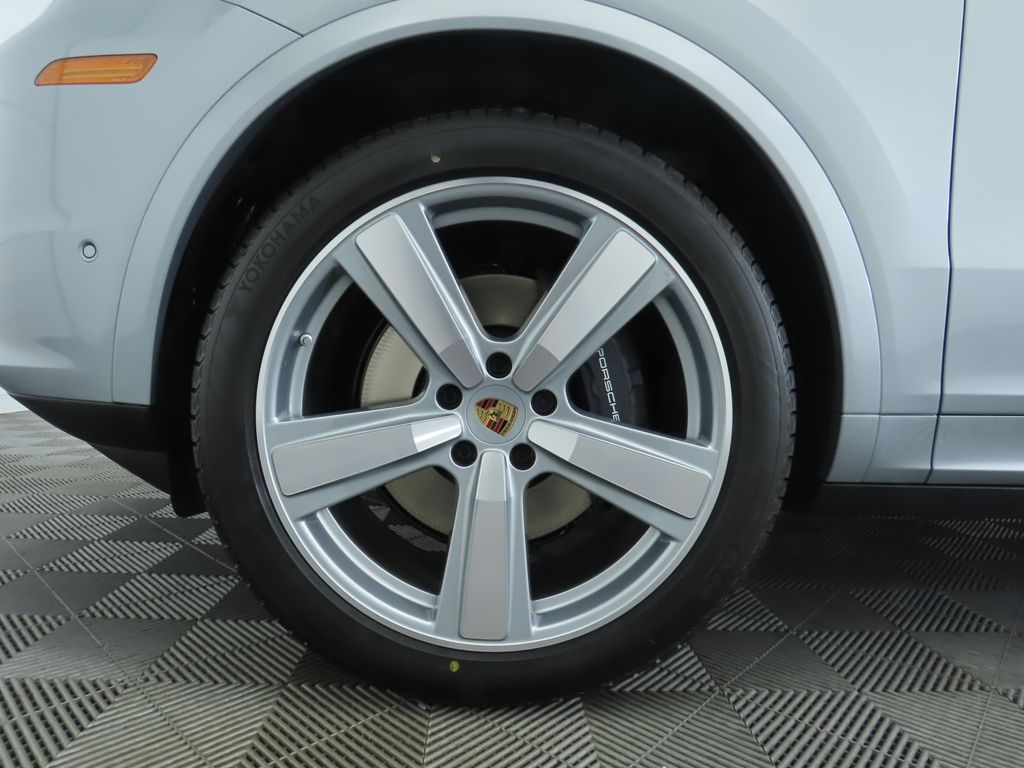 2025 Porsche   31