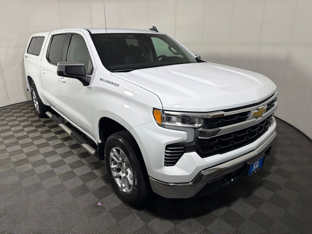Summit White 2023 Chevrolet Silverado 1500 Pickup Truck Four-Wheel Drive 8-Speed Automatic
