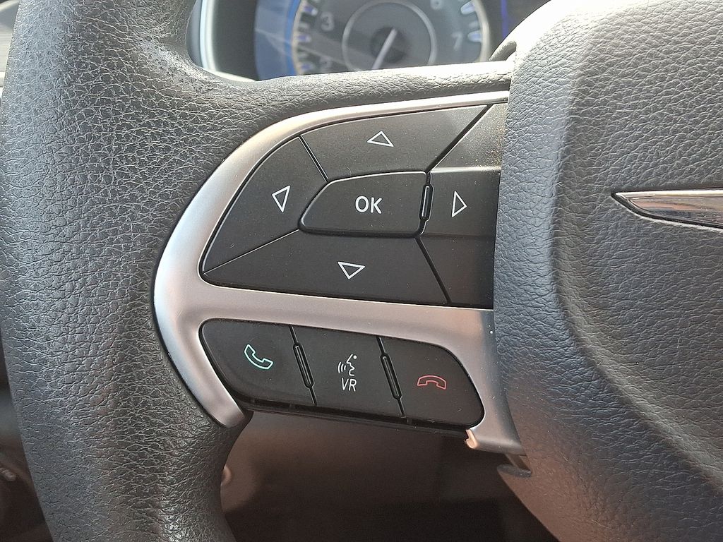 2015 Chrysler 200 Limited 20