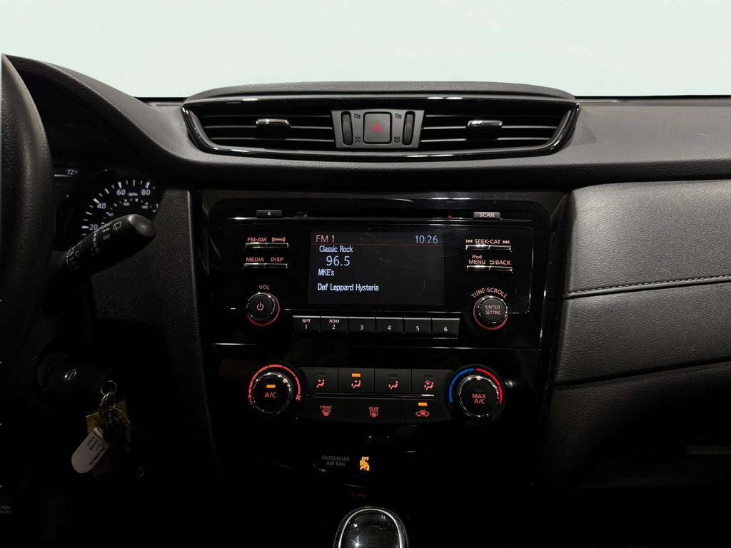 Used 2017 Brilliant Silver Nissan S image 13