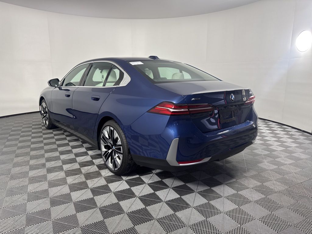 Thumbnail: 2025 BMW 5 Series - 7