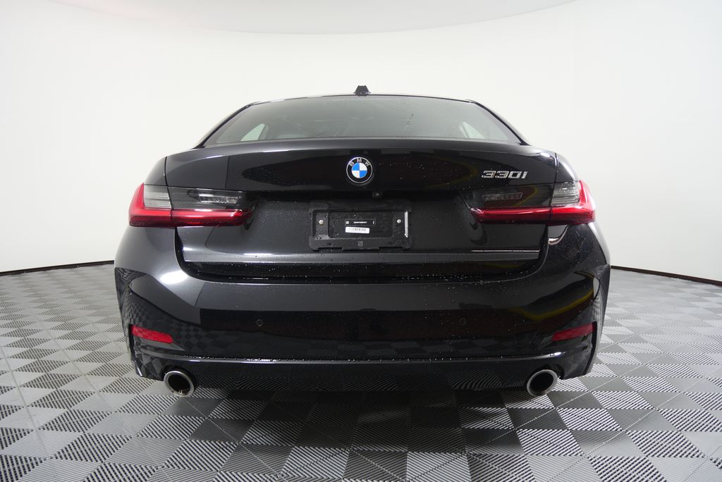 Thumbnail: 2024 BMW 3 Series - 4