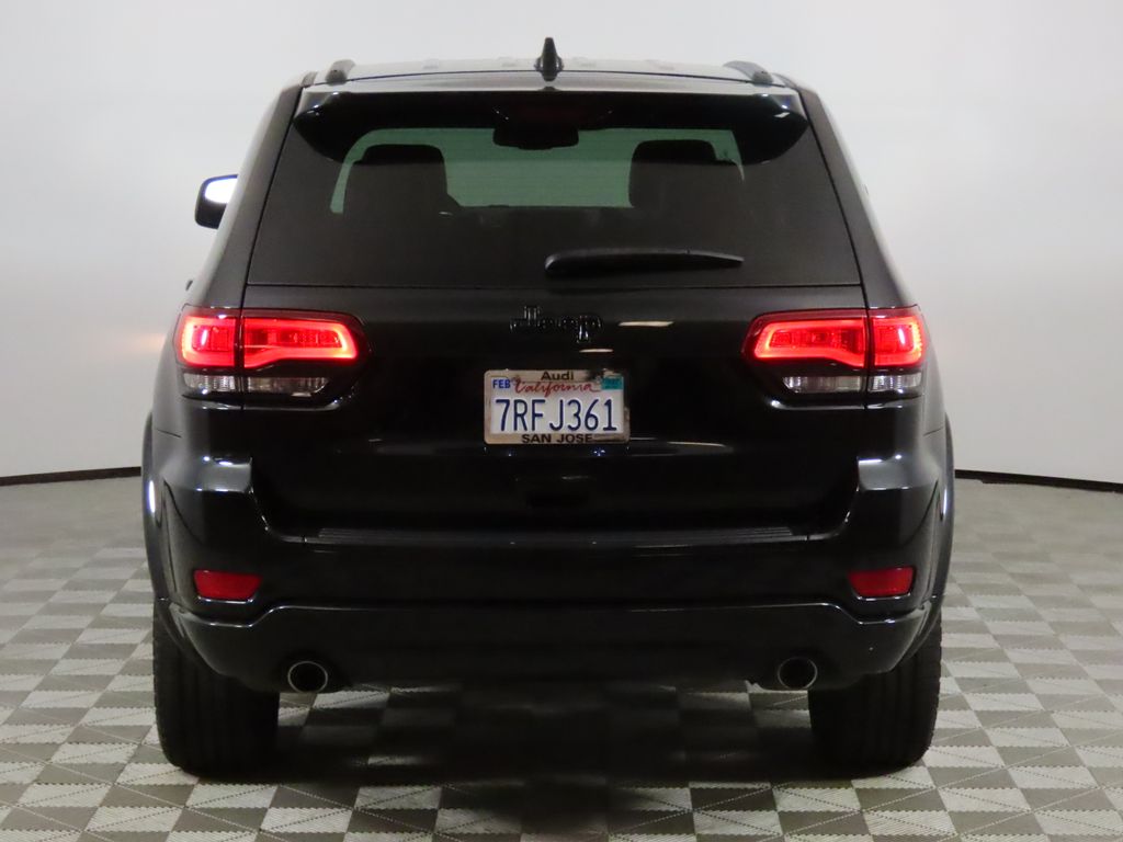 Thumbnail: 2015 Jeep Grand Cherokee - 4
