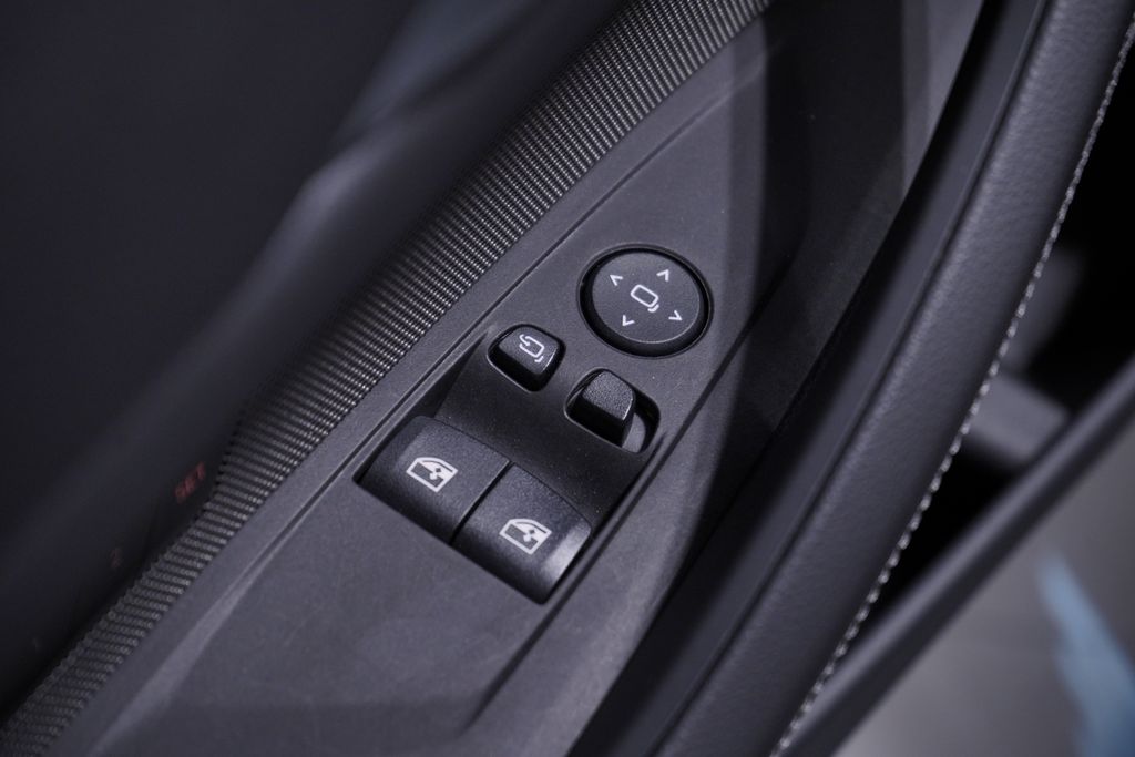 Thumbnail: 2025 BMW 4 Series - 16