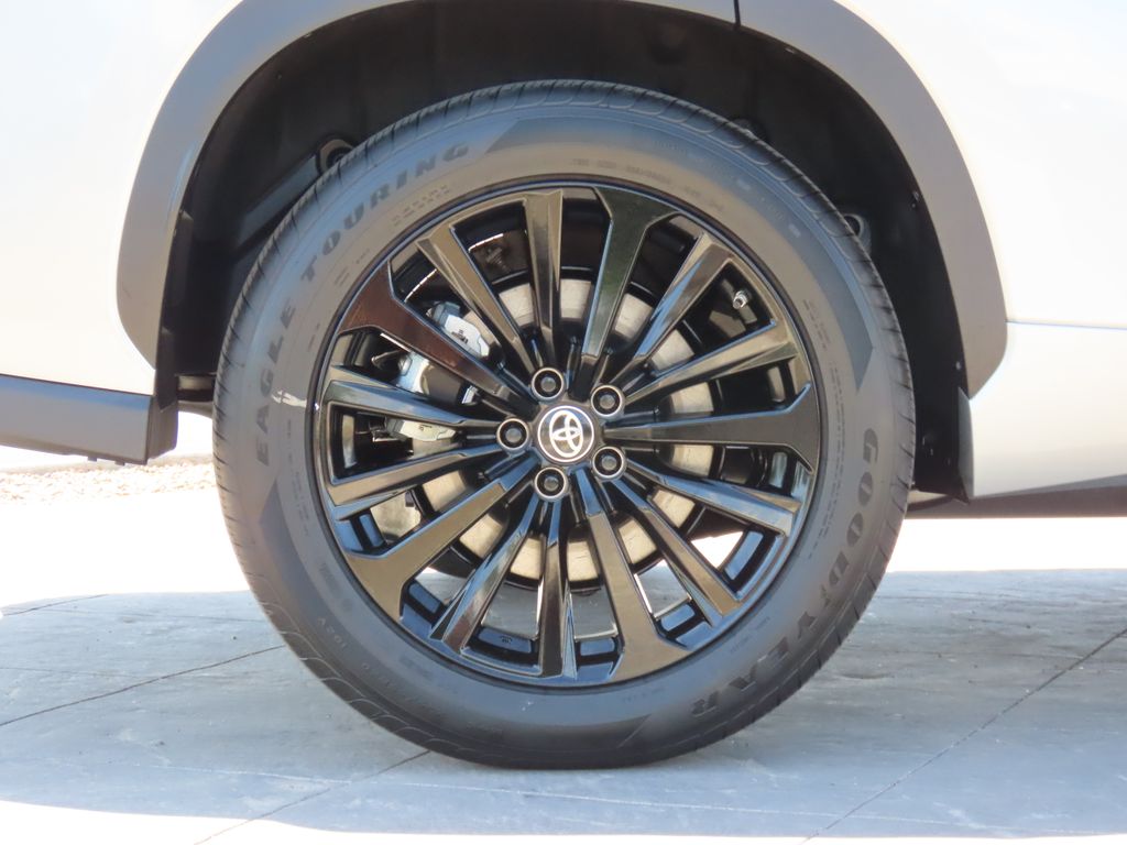 2025 Toyota Highlander XSE 30