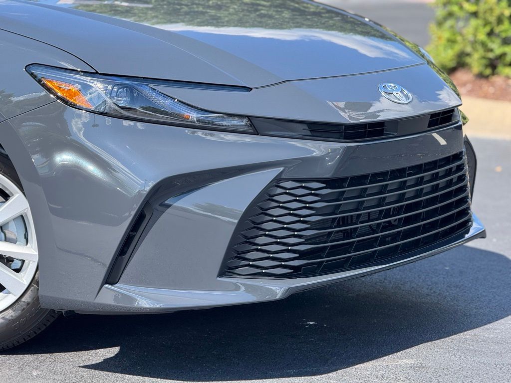 2026 Toyota Camry LE photo 4