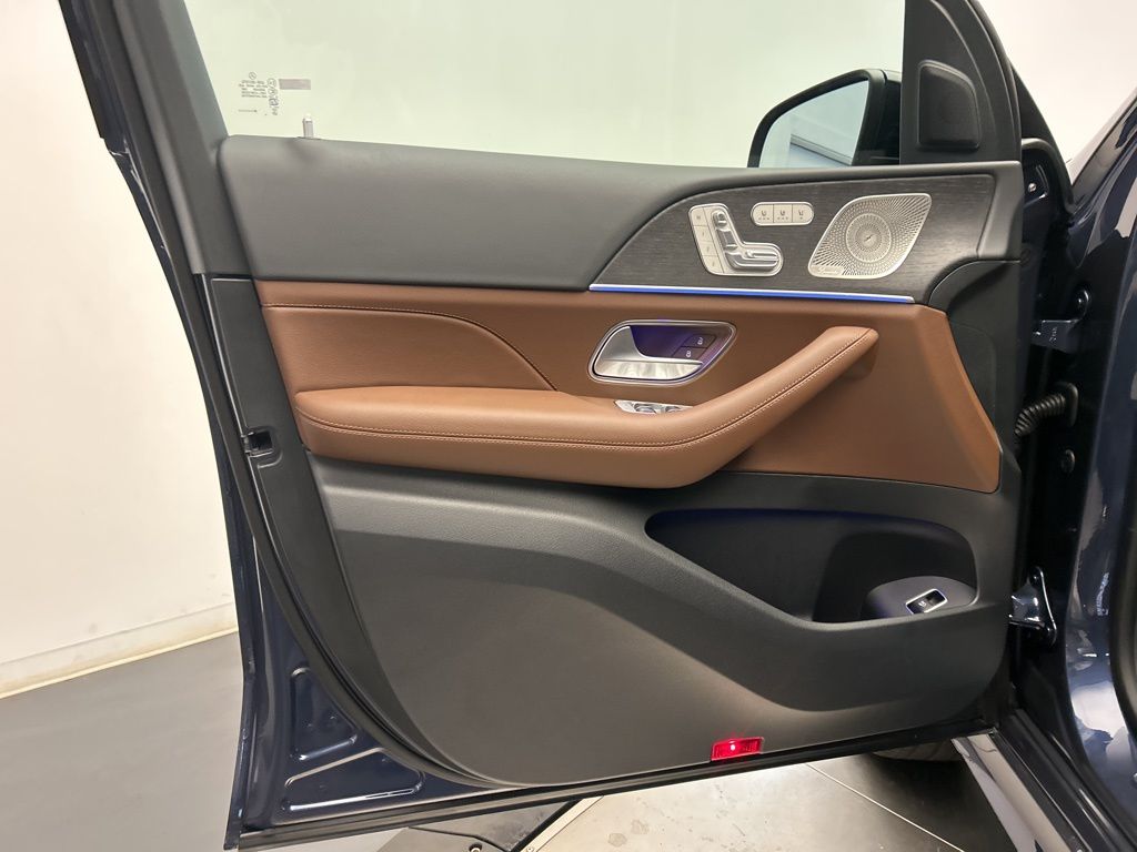 Thumbnail: 2026 Mercedes-Benz GLS - 11