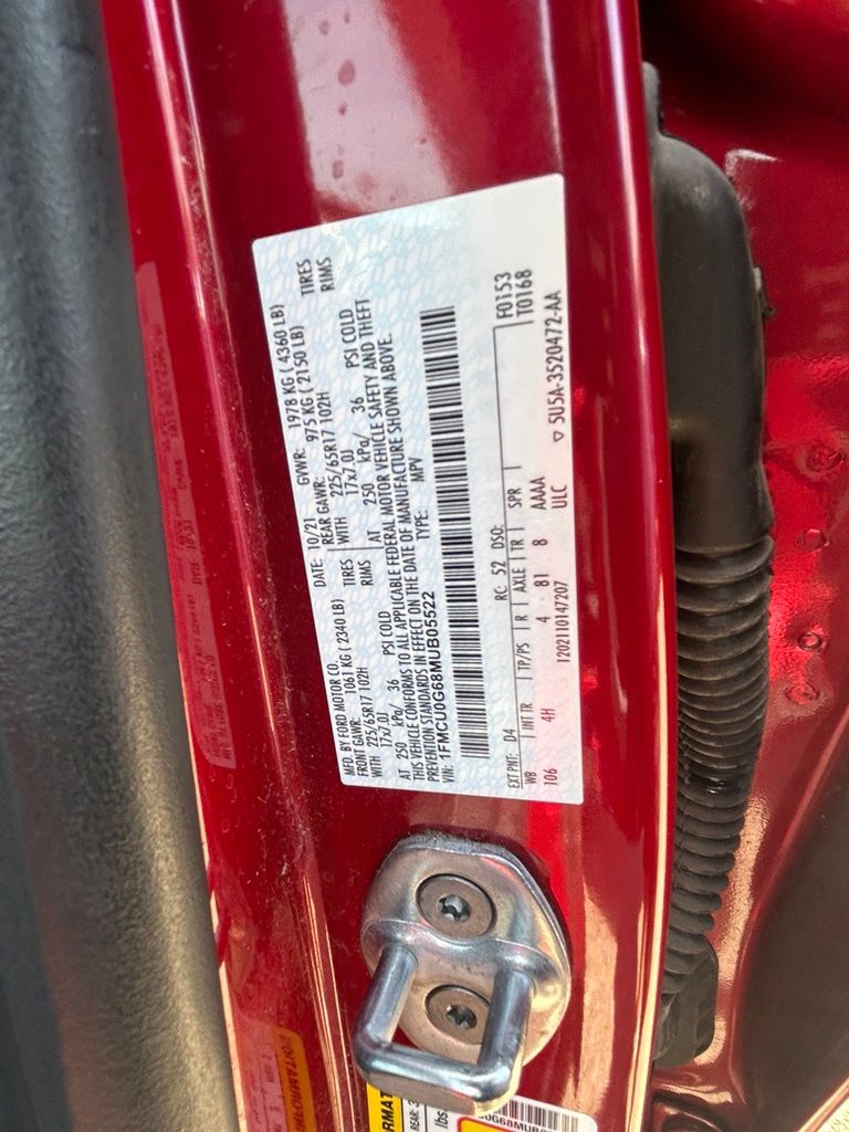 Used 2021 Red Ford SE image 9
