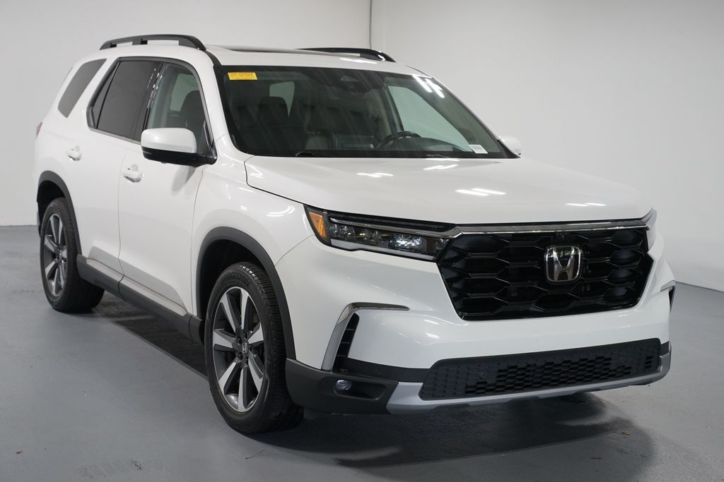 Thumbnail: 2023 Honda Pilot - 3