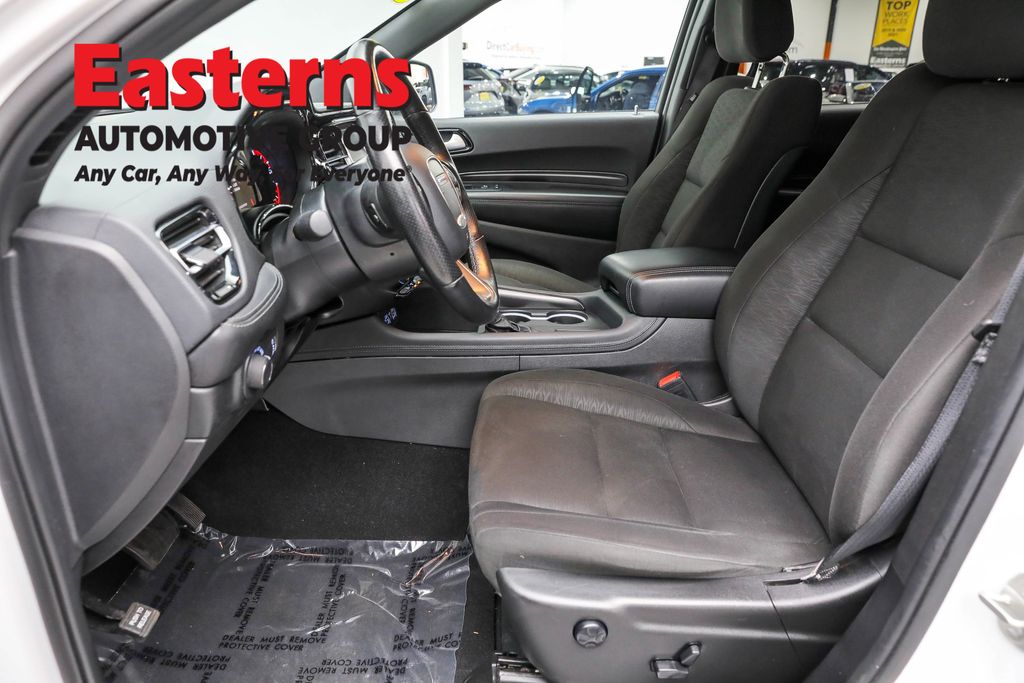 Used 2023 White Dodge SXT image 13