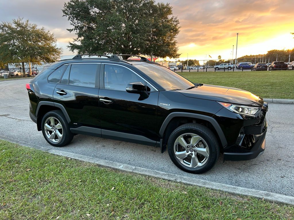 Thumbnail: 2019 Toyota RAV4 - 7