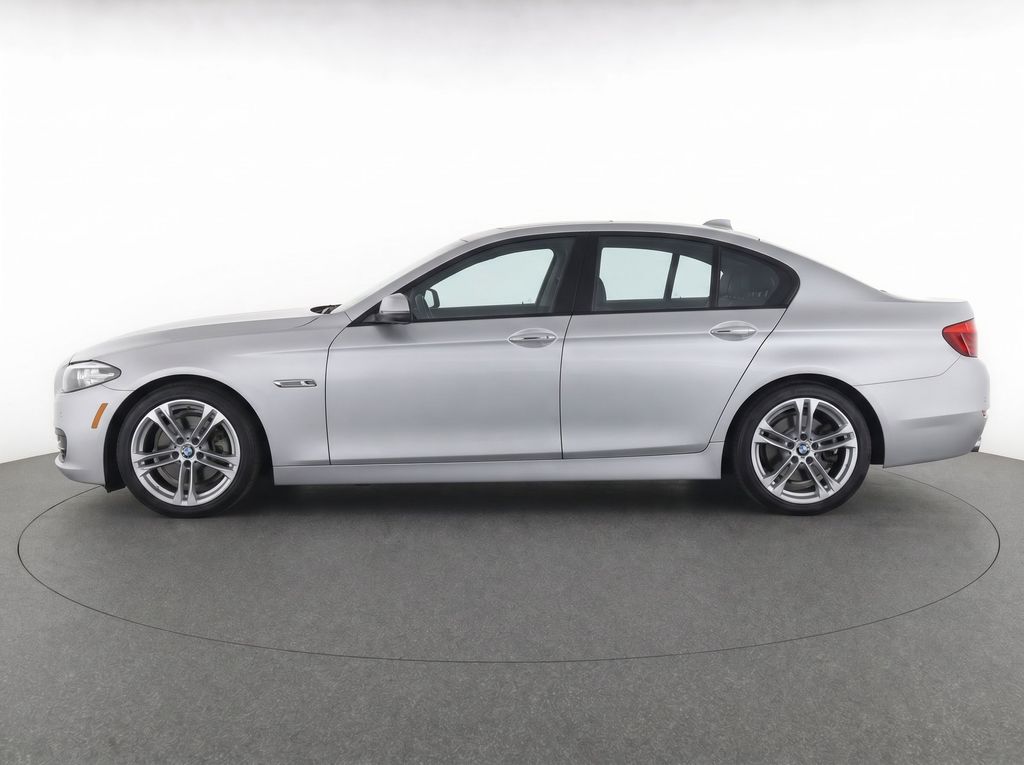 Thumbnail: 2016 BMW 5 Series - 6