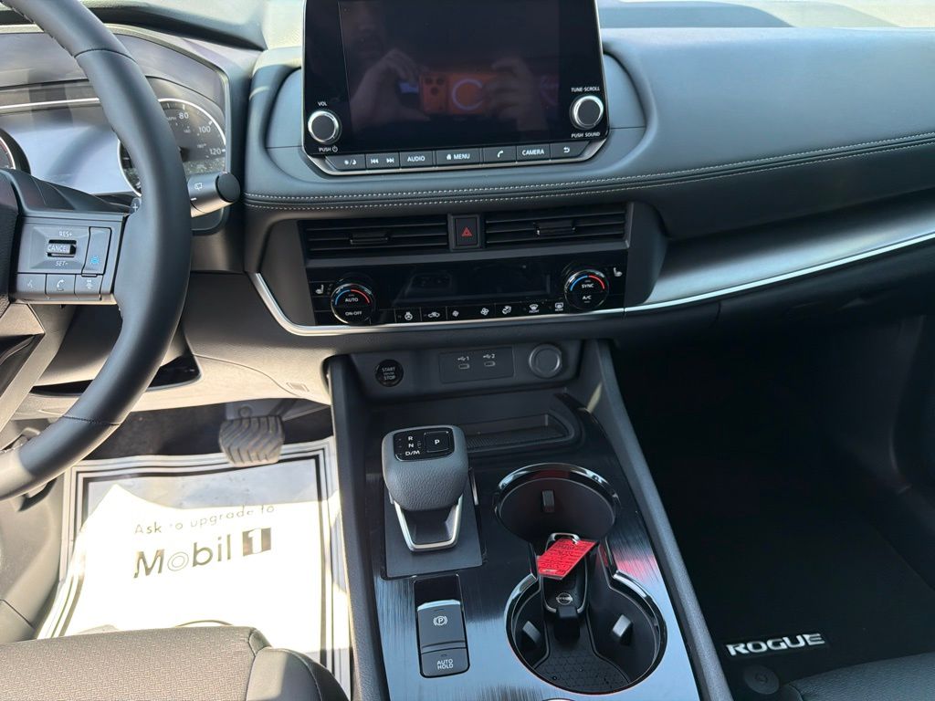 2026 Nissan Rogue Dark Armor - Photo 16