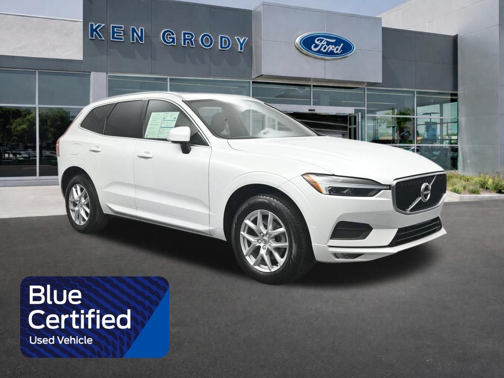 Crystal White Metallic 2021 Volvo XC60 T5 Momentum AWD SUV / Crossover All-Wheel Drive Automatic