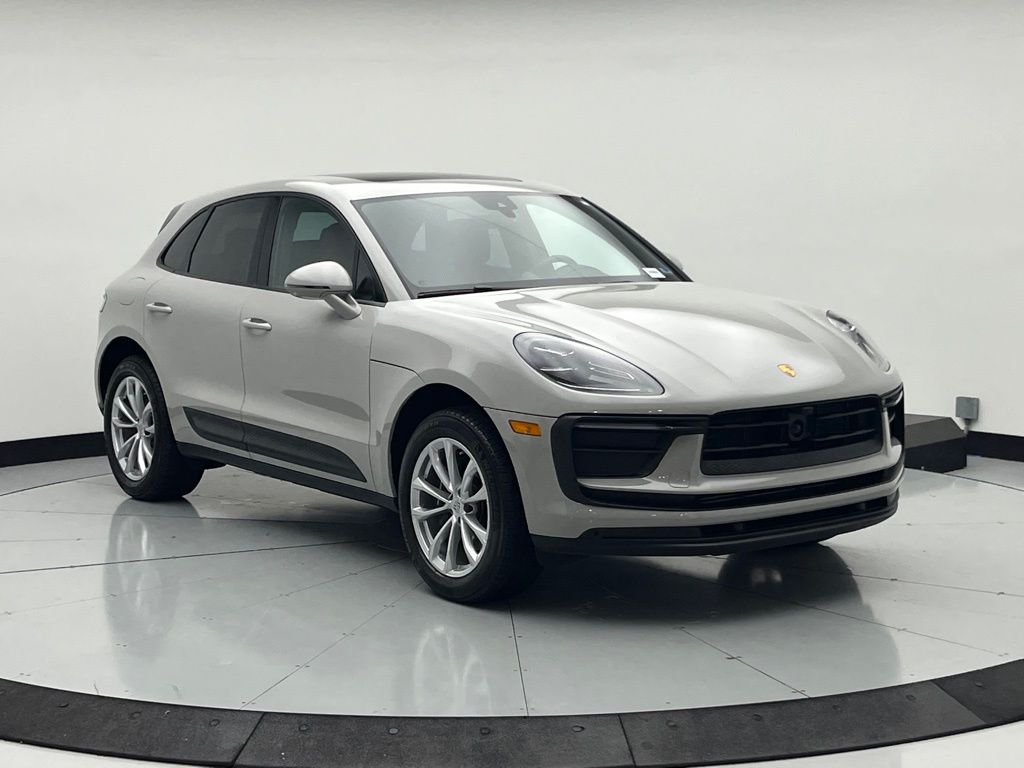 Thumbnail: 2025 Porsche Macan - 9
