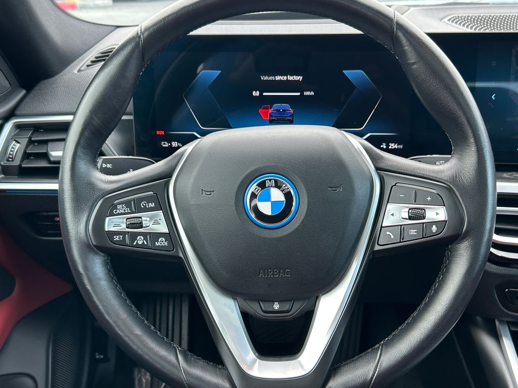 Thumbnail: 2023 BMW i4 - 18