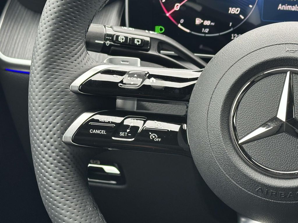 2025 Mercedes-Benz GLC 300 13
