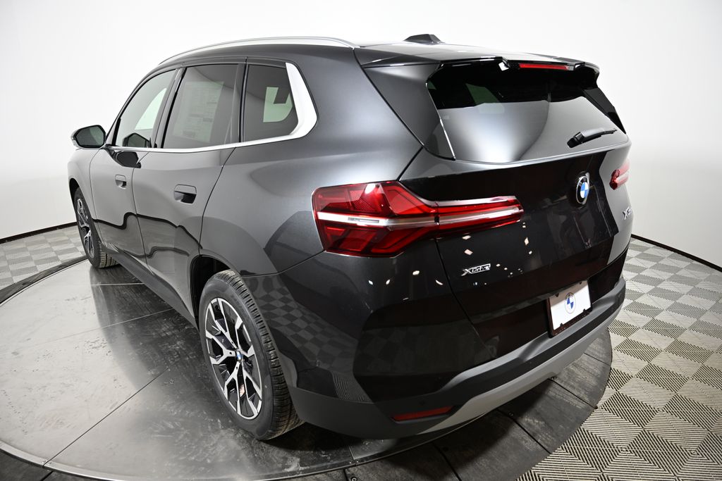 Thumbnail: 2026 BMW X3 - 3