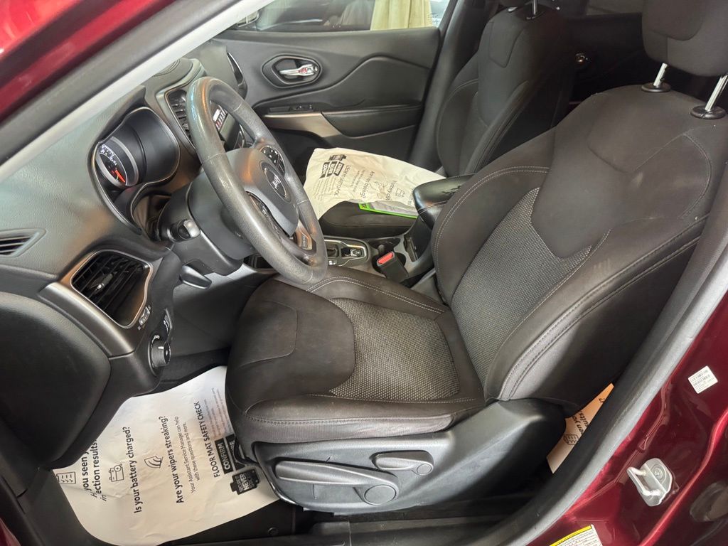 Used 2019 Jeep Cherokee SUV