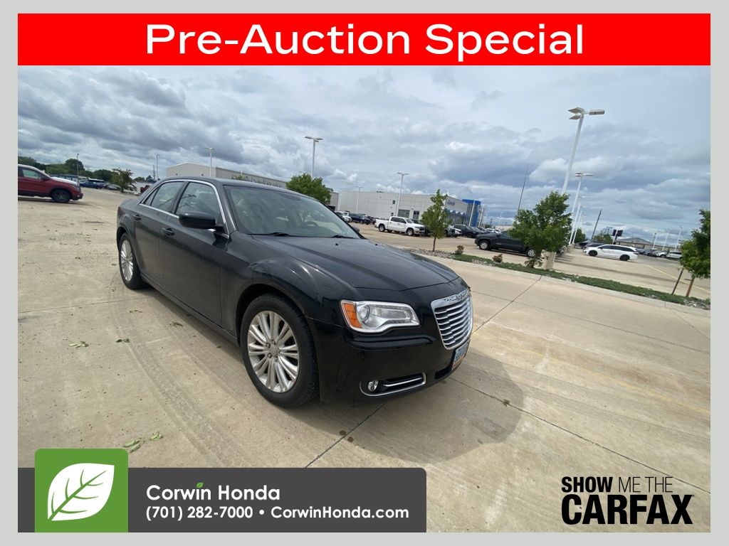 Black Clearcoat 2013 Chrysler 300 Sedan All-Wheel Drive 8-Speed Automatic