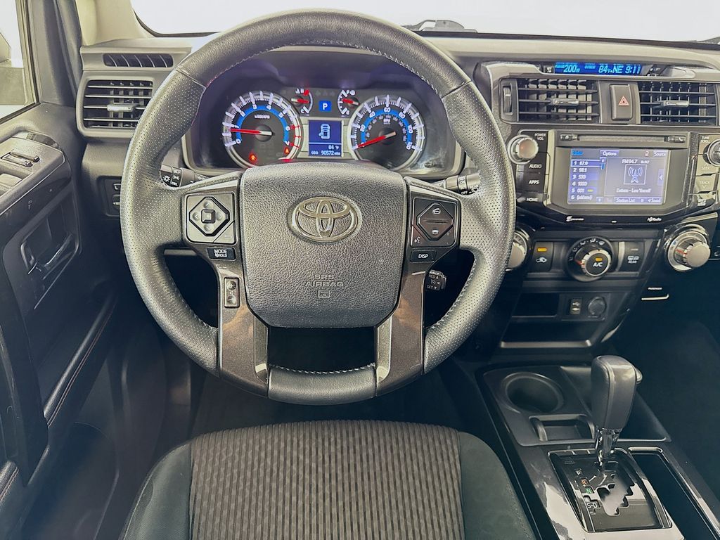 Thumbnail: 2014 Toyota 4Runner - 20