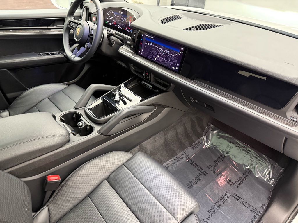 Thumbnail: 2024 Porsche Cayenne - 32