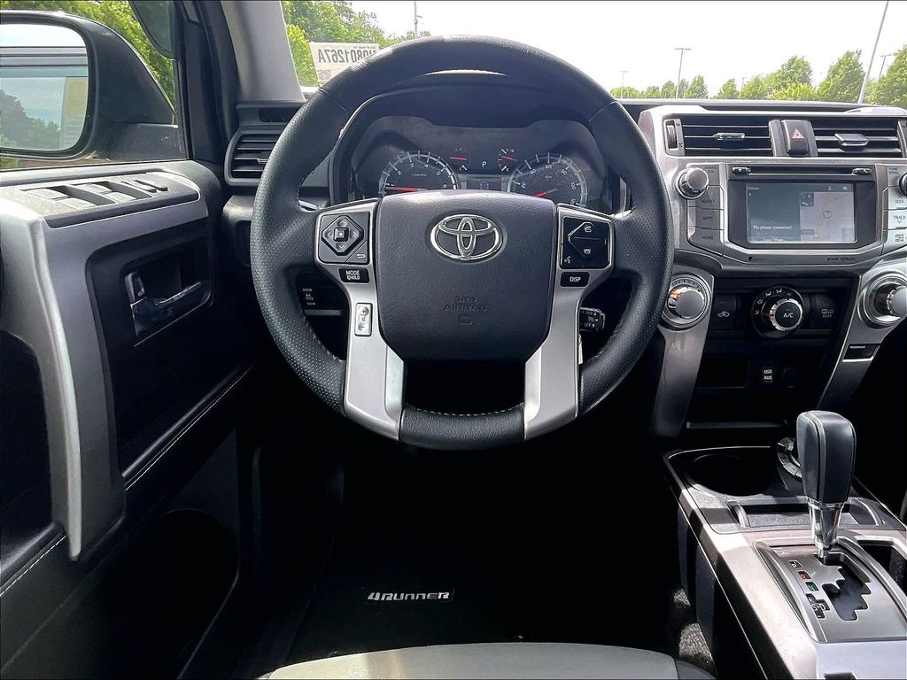 2019 Toyota 4Runner — photo 17