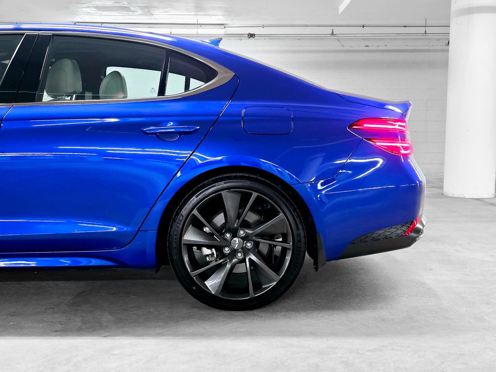 2023 Genesis G70 2.0T 17