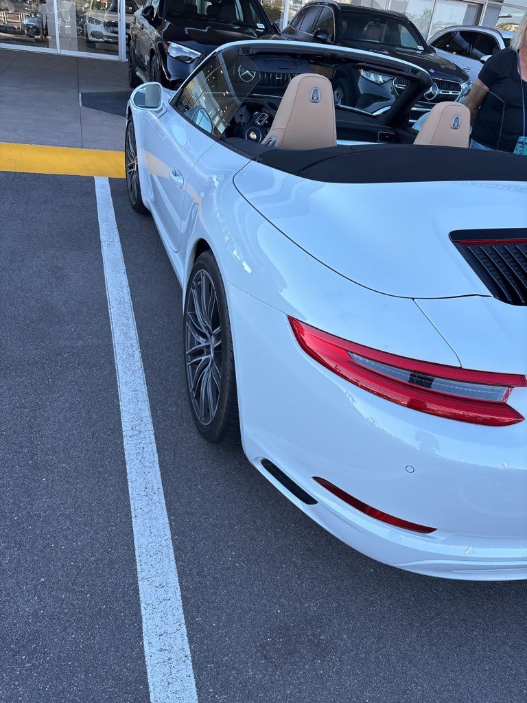 Thumbnail: 2017 Porsche 911 - 6