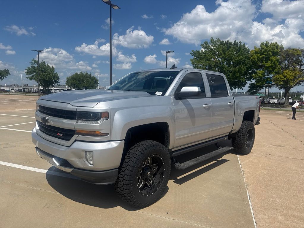 Silver Ice Metallic 2018 Chevrolet Silverado 1500 Pickup Truck Four-Wheel Drive 6-Speed Automatic Overdrive